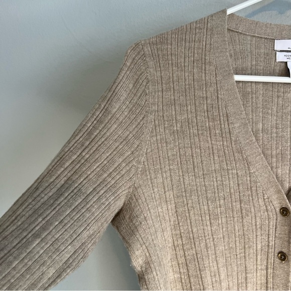 Halston Extra Fine Merino Wool V Neck Button Up Cardigan Gray Sz S Ribbed Norm - Picture 5 of 9